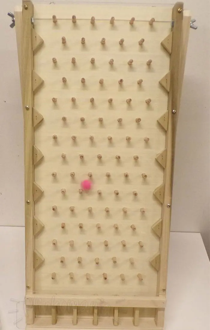 Classic Plinko Game